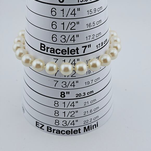 Faux Pearl Women's Beaded Bracelet Classic Cream Regal Coquette Bridgerton - Picture 3 of 5